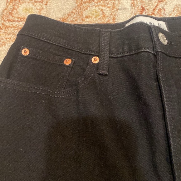 Brand New Abercrombie Jeans - Picture 4 of 4